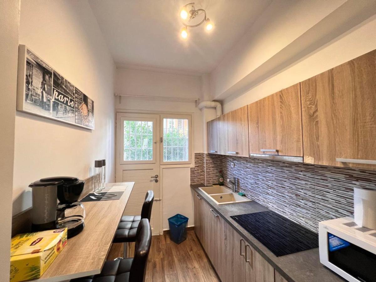 Thesian Apartment In Centre Of Атина Екстериор снимка